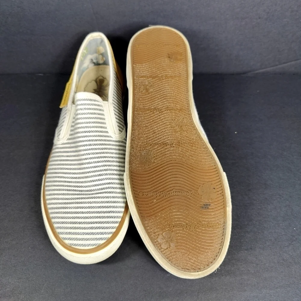 Tommy Bahama Women's Stripe Sailor Canvas Slip On Boat Sneaker US Size 7.5
